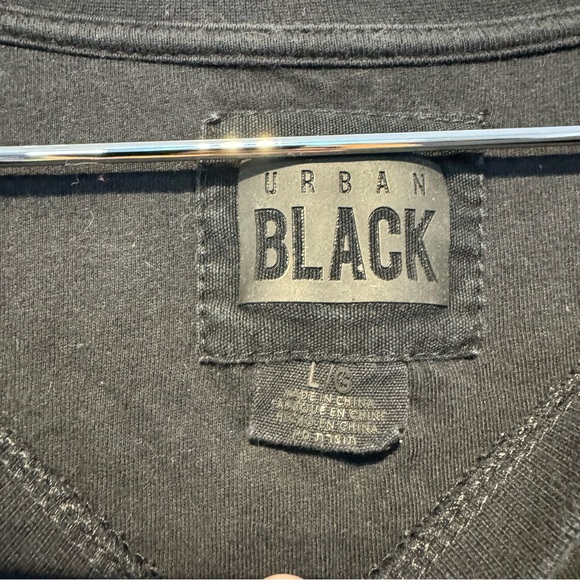 ๐๏ธ4 for 20$ / Urban Black Distressed T-Shirt / Black / L - Picture 9 of 10